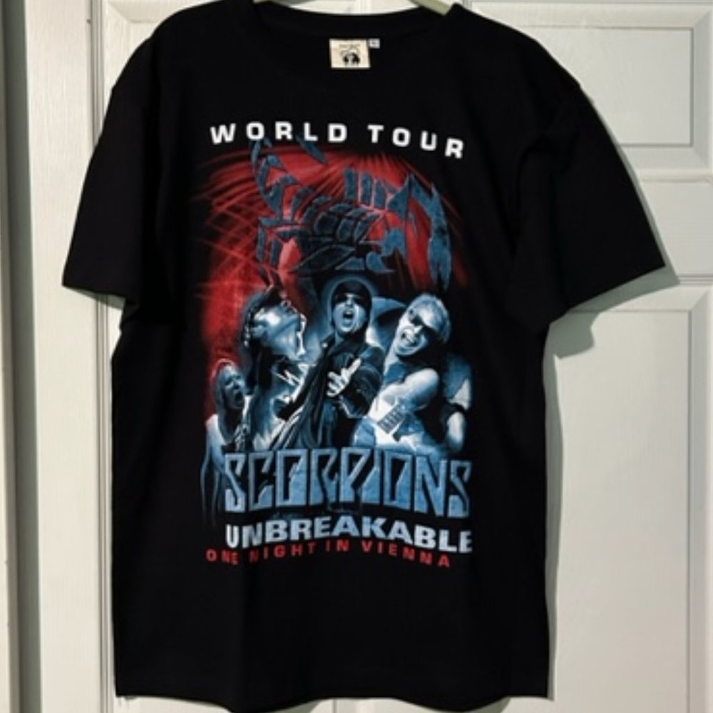 NWOT Scorpions T-Shirt - Size L